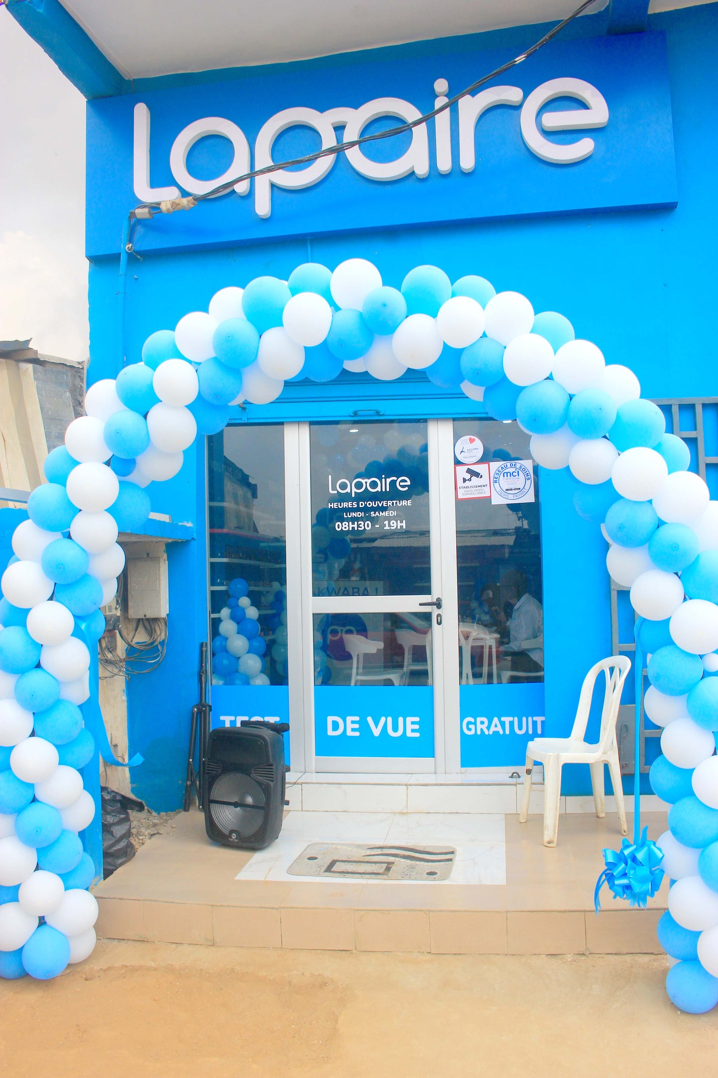 Agence Lapaire Abobo Abidjan Côte d'Ivoire avec un grand logo Lapaire